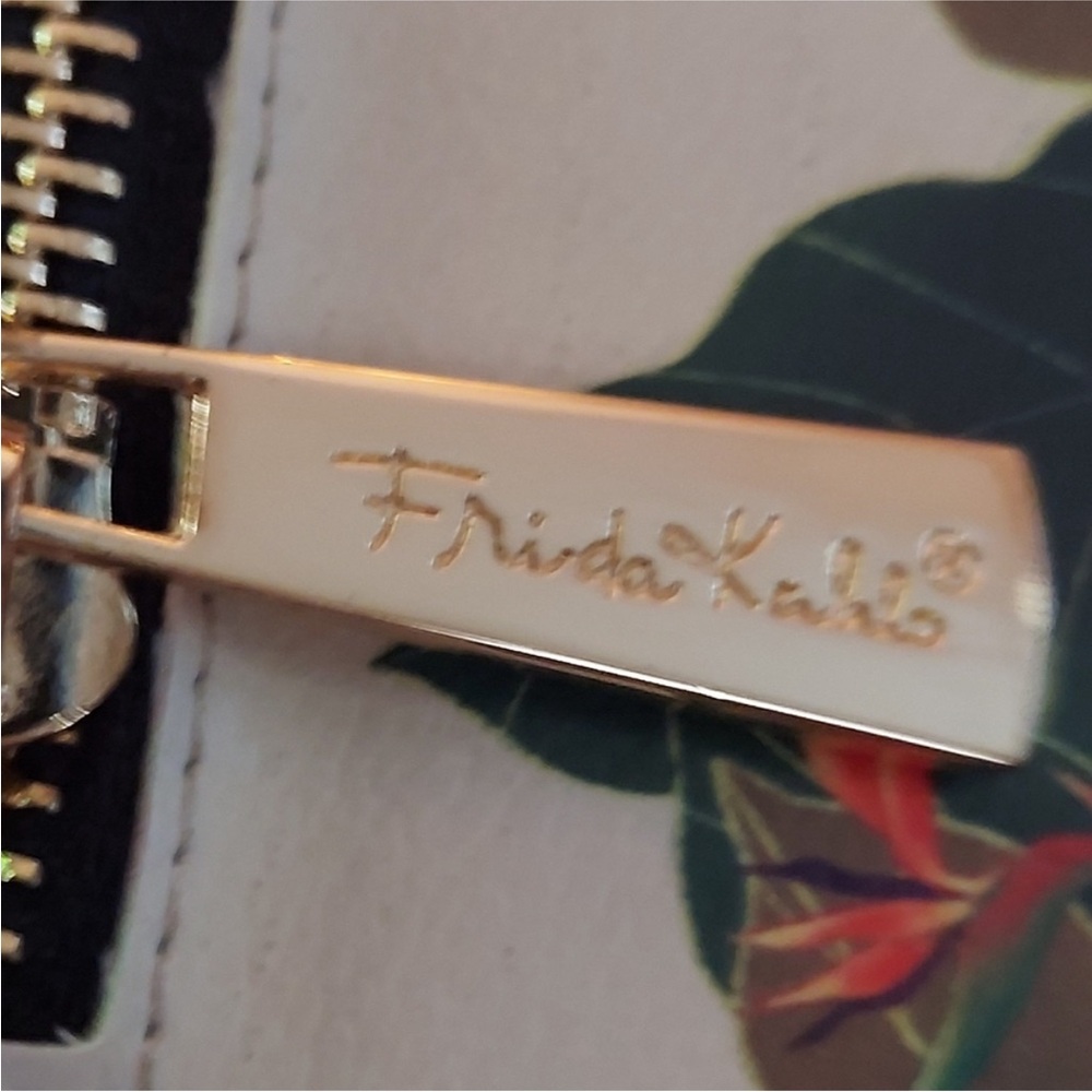 Frida Kahlo Cartoon Collection Limited Edition Double Zip Wallet wristlet - Picture 7 of 9